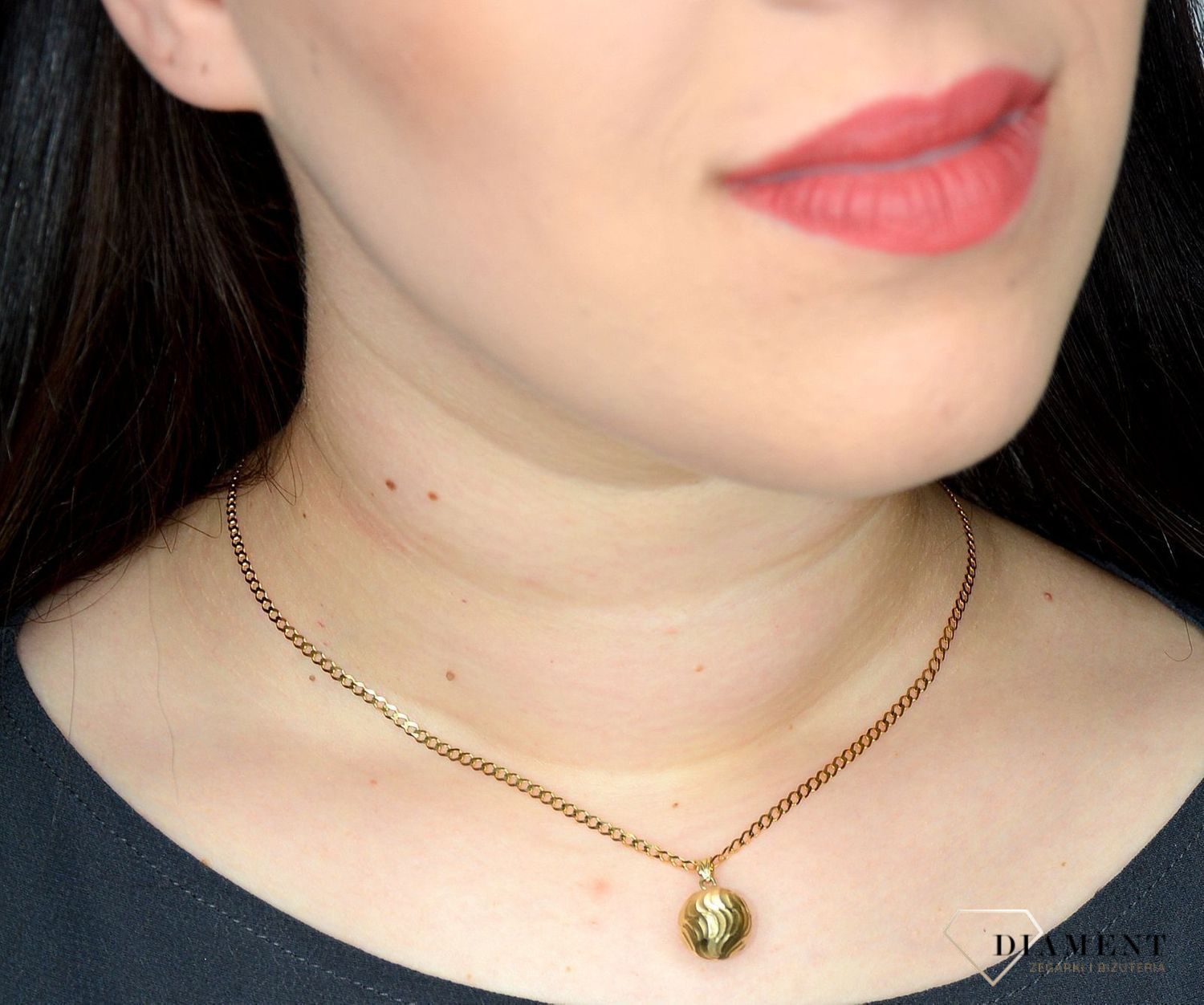 Złota zawieszka 333 grawerowana kulka ZA 1800.jpg